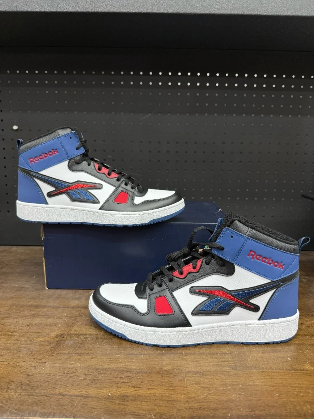 New W/ Box! Men's Reebok Resonator Mid 'White Batik Blue' Red Sneakers Size 14